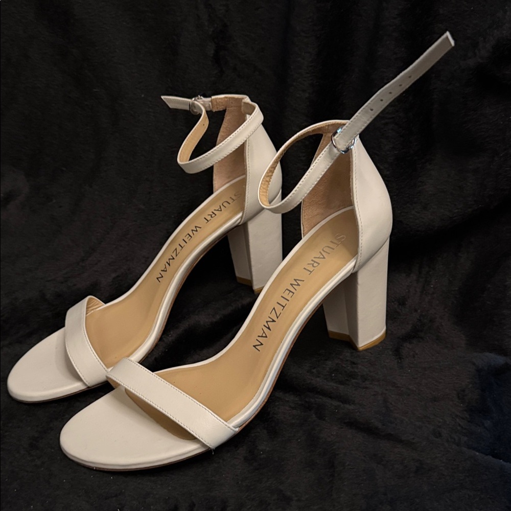 Stuart Weitzman Women's white heel